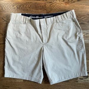 NEW w/ tags Eddie Bauer women’s tan shorts 20w